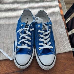 Converse Women’s Blue Low Sneakers